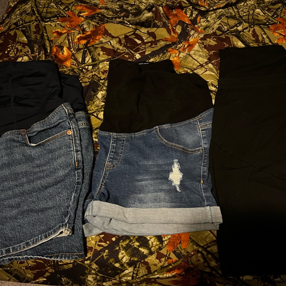 Maternity shorts/ leggings